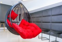 Les accessoires de décoration pour accompagner votre fauteuil œuf